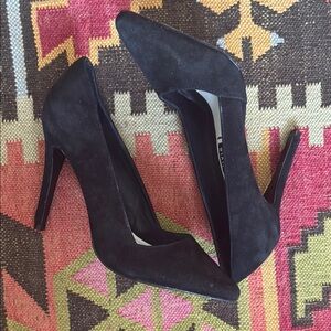 Alice + Olivia black stiletto heels size 6.5